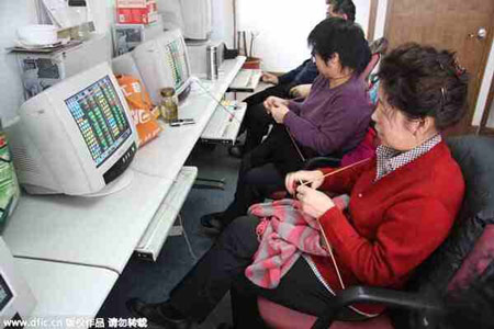 Chinese Grandmothers Trade Shares on Chinese Stock Market